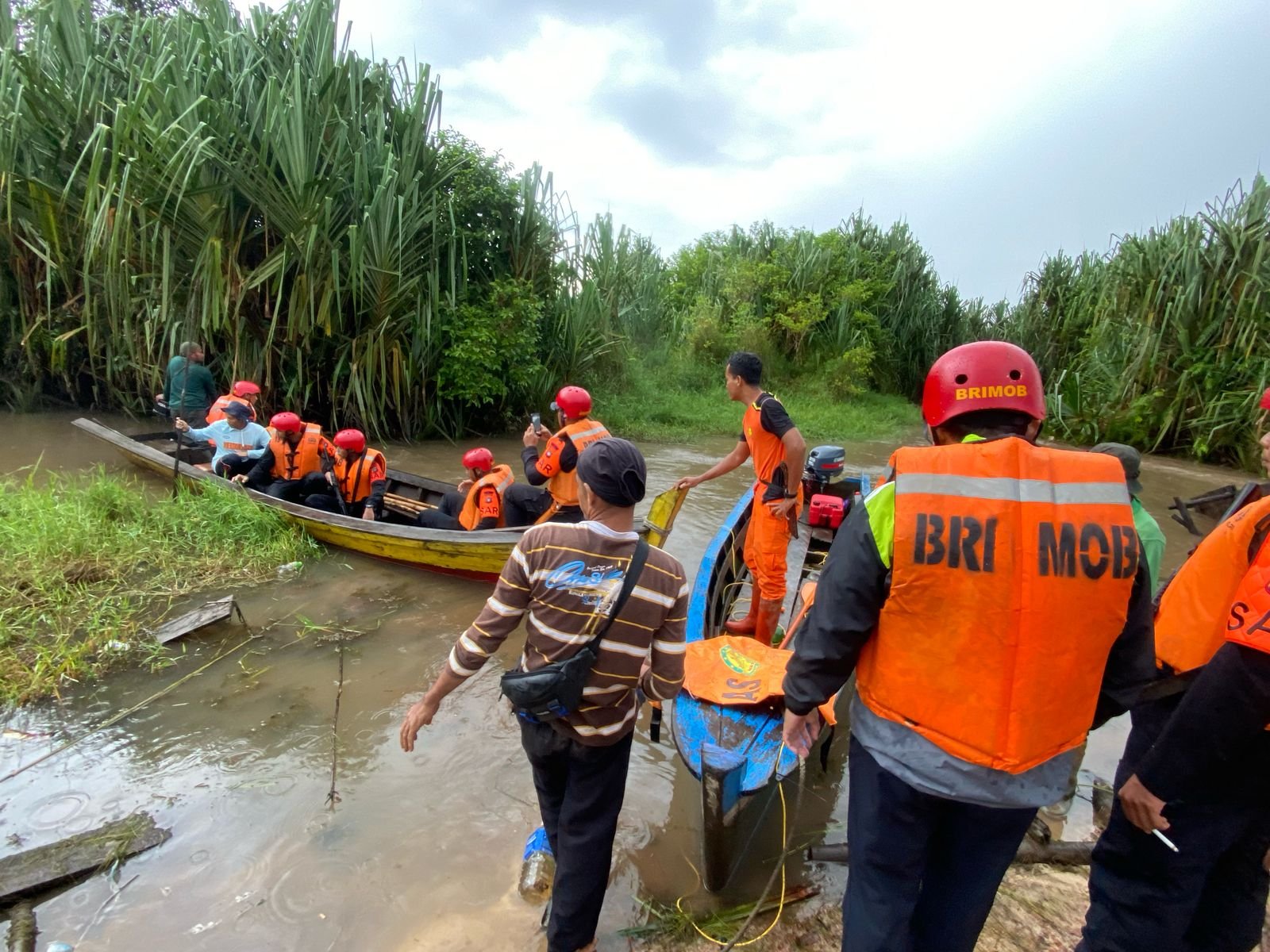 Tim SAR Gabungan telah berhasil mengevakuasi Korban yg diterkam Buaya di Alur Sungai Menduk, Desa Paya Benua, Kec. Mendo Barat, Kab. Bangka